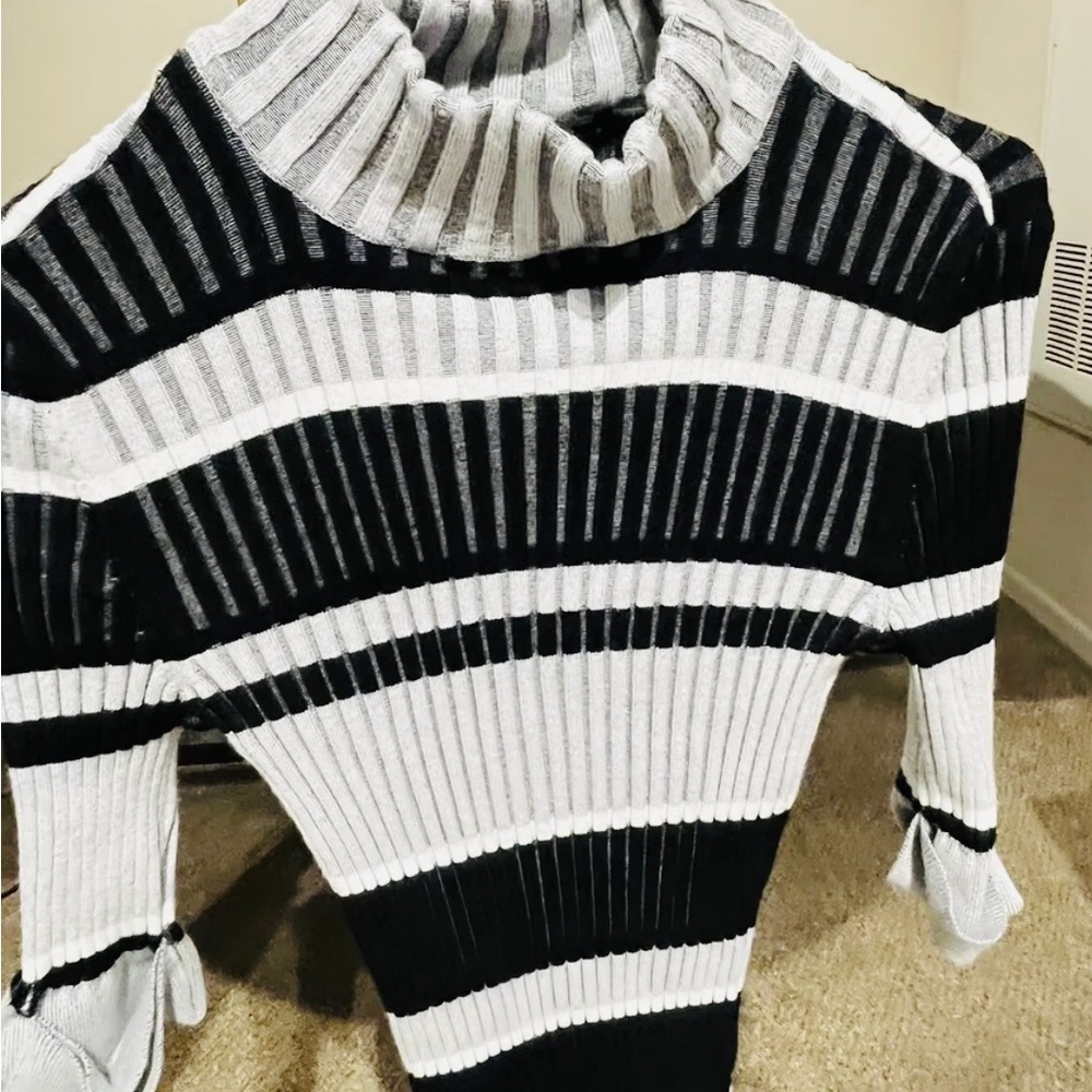 STYLE AND CO stretch turtle neck sweater top - Picture 2 of 4